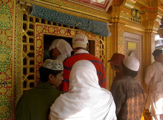 Pilgrims at Hazrat Nizam-ud-din Aulia
